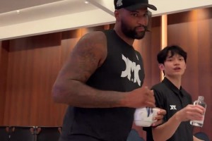 原来网上说的是真的，连NBA球星来了都得敬酒！